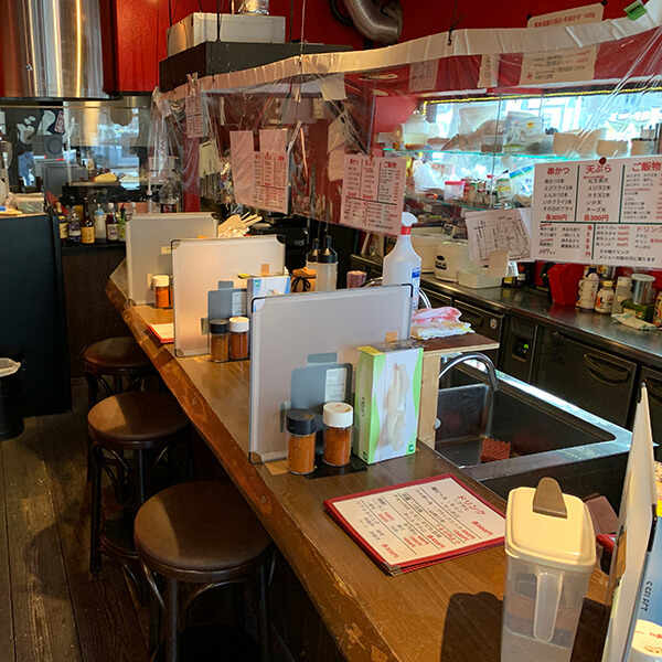 新世界かすうどん恵美須屋本店 カウンター席